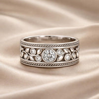 Elegant white gold ring with zirconia