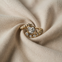 Freja Heart Embrace Ring