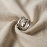 Lone – Timeless Classic Ring