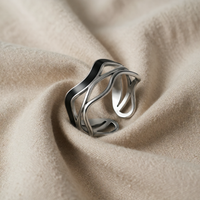 Tina – Sleek and Straightforward