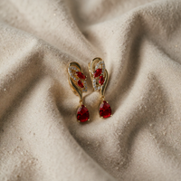 Drop Earrings in Gold and Ruby