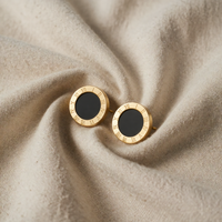 Round Black Selina