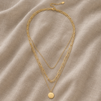 Gry Pendant Necklace
