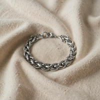 Isolde – Unified Design Elegance